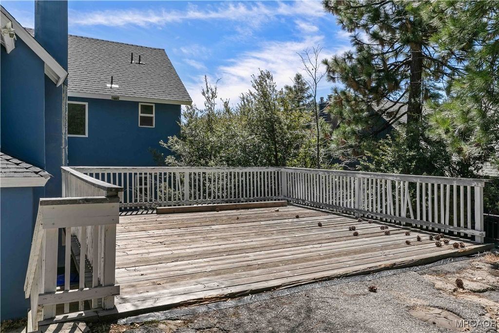 Photo of 26665 Modoc Lane, Lake Arrowhead, CA 92352 (MLS # 32502676)