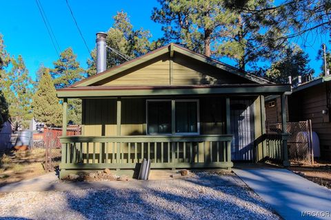 Photo of 964 Pine Lane, Big Bear City, CA 92314 (MLS # 32502649)