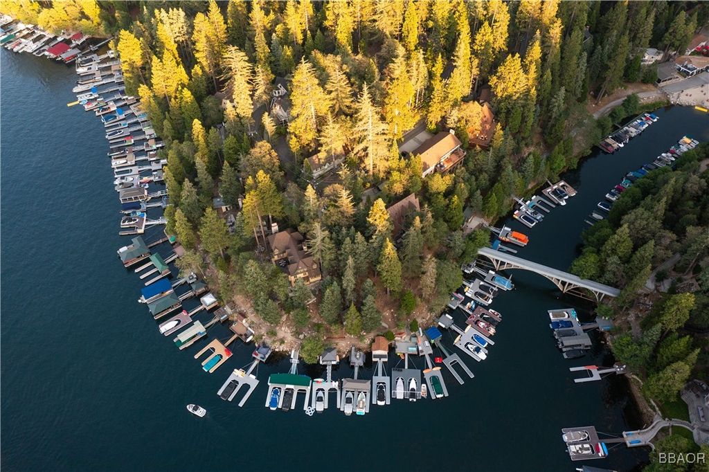 Photo of 161 Rocky Point Road, Lake Arrowhead, CA 92352 (MLS # 32501880)
