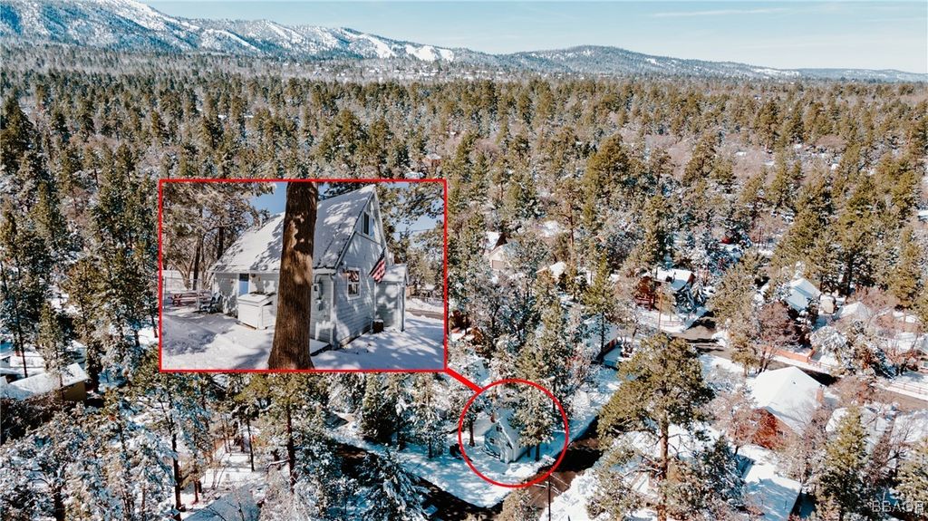 Photo of 298 Holmes Lane, Sugarloaf, CA 92386 (MLS # 32500342)