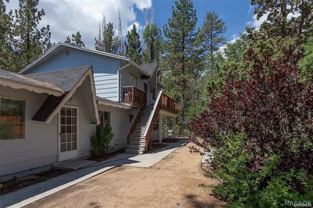 Photo of 1017 Greenway Drive, Big Bear City, CA 92314 (MLS # 32601424)