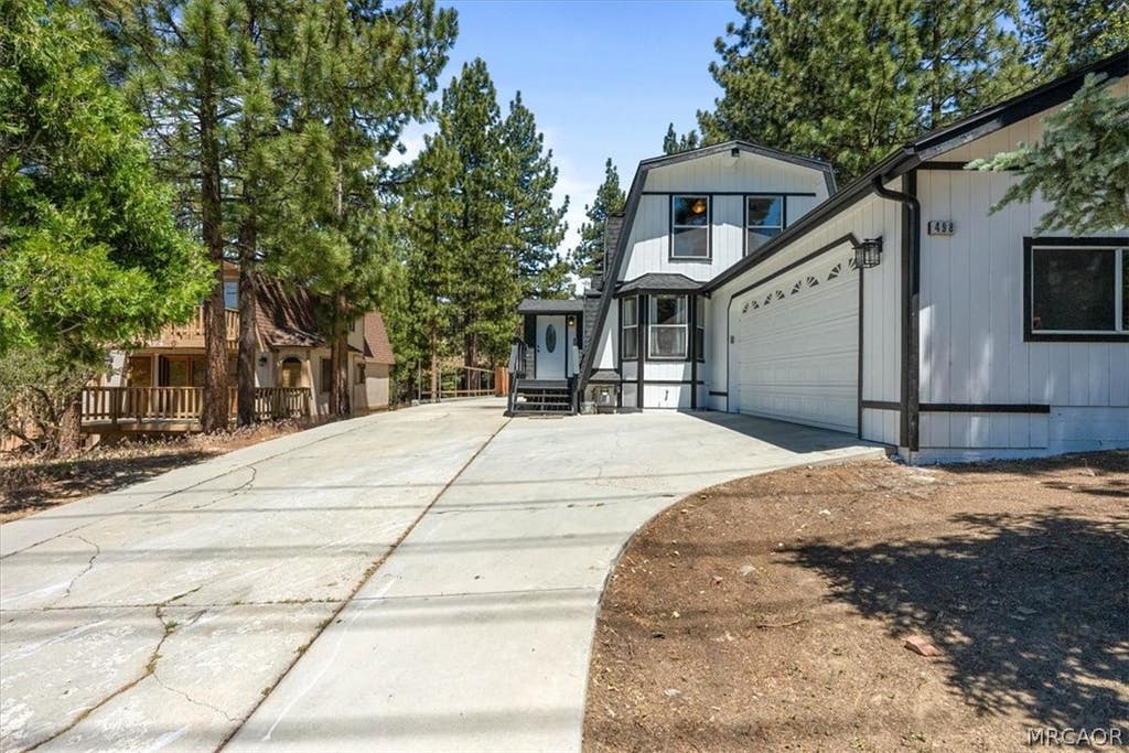 Photo of 498 Division Drive, Big Bear City, CA 92314 (MLS # 32601356)
