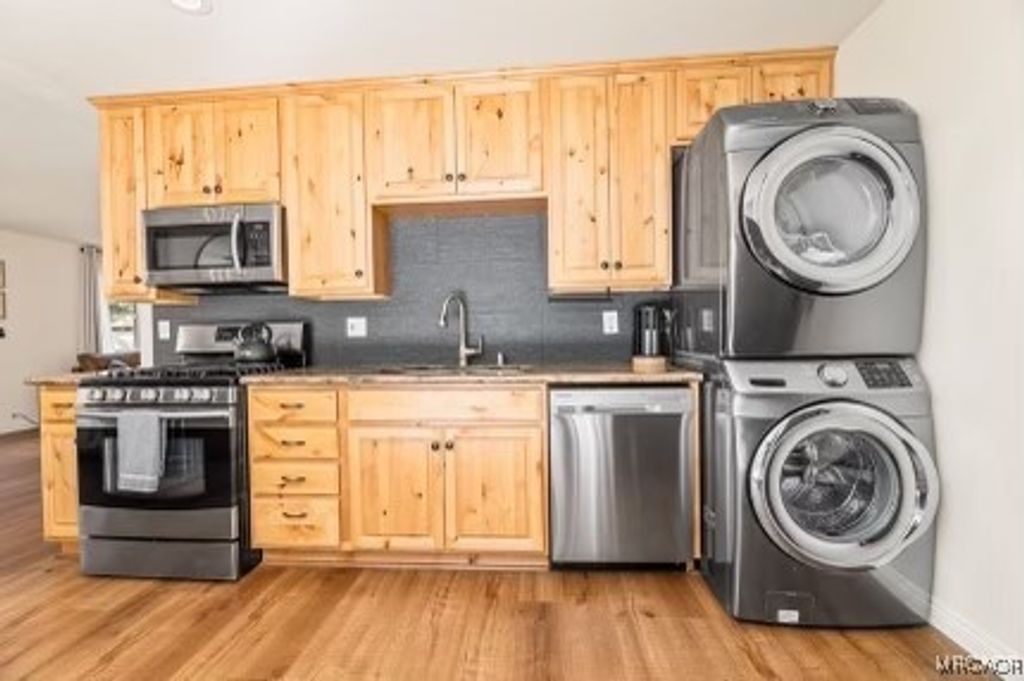 Photo of 1128 Myrtle Avenue, Big Bear City, CA 92314 (MLS # 32502847)