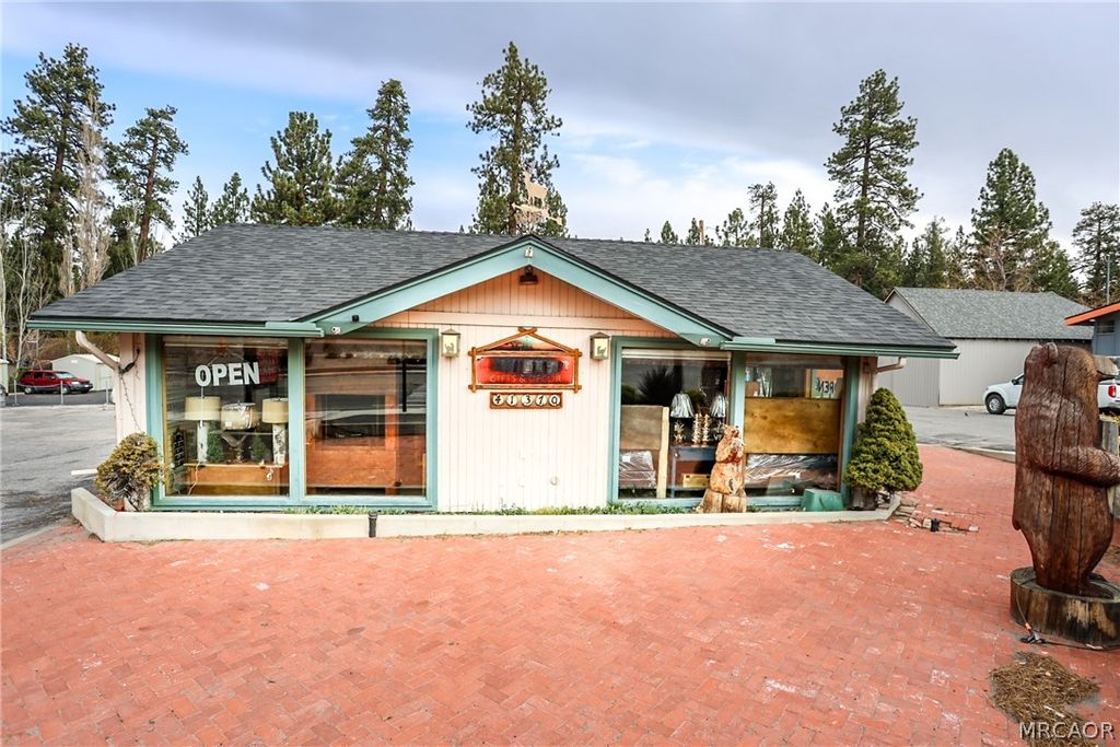 Photo of 41370 Big Bear Boulevard, Big Bear Lake, CA 92315 (MLS # 32600711)