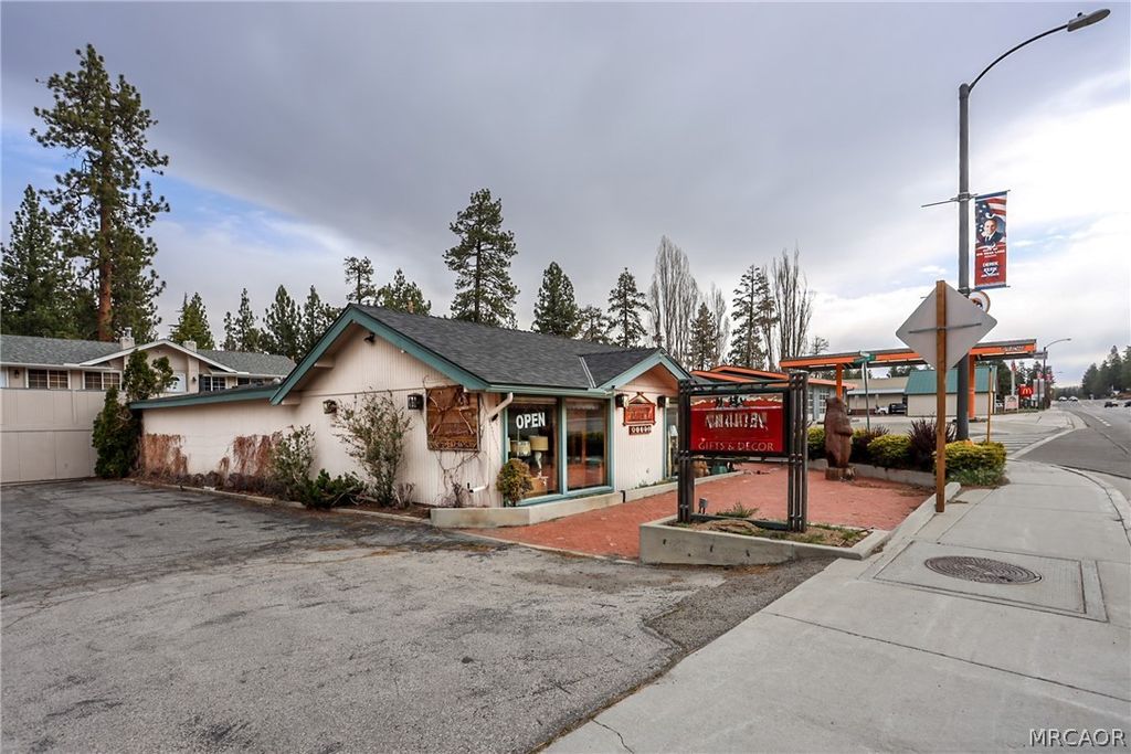 Photo of 41370 Big Bear Boulevard, Big Bear Lake, CA 92315 (MLS # 32600711)