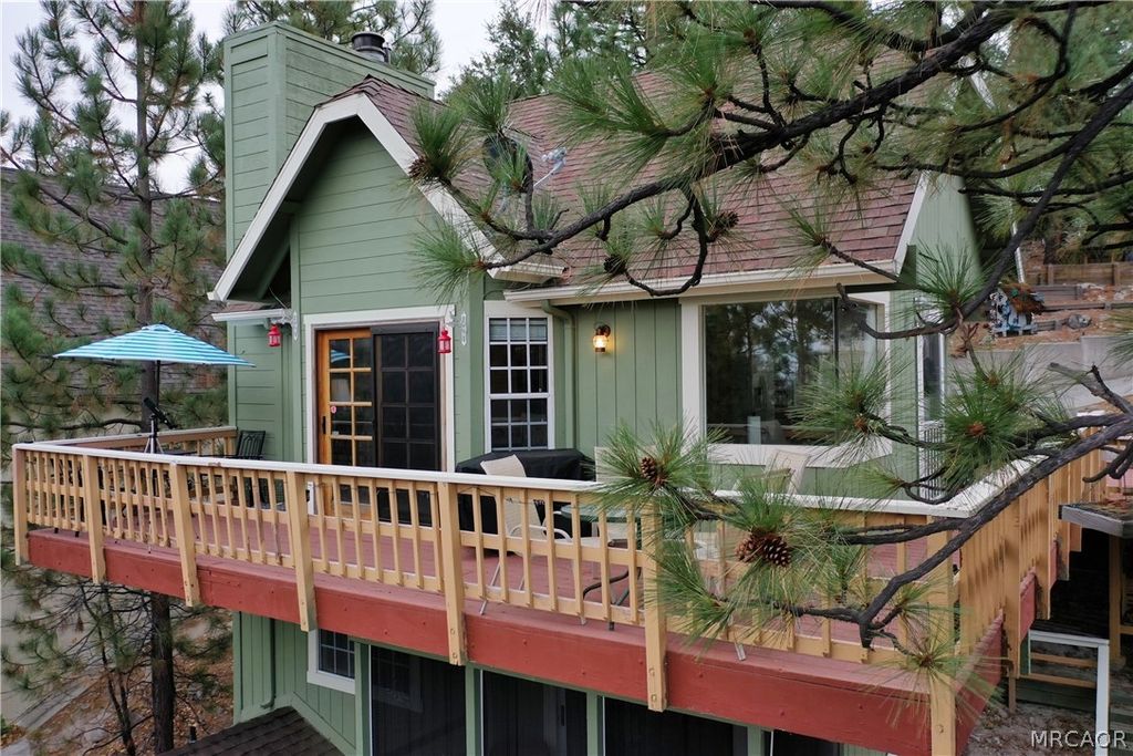 Photo of 1285 Yukon Drive, Lake Arrowhead, CA 92352 (MLS # 32601108)