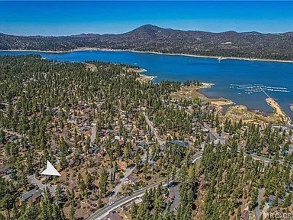 Photo of 40376 Big Bear Boulevard, Big Bear Lake, CA 92315 (MLS # 32600571)