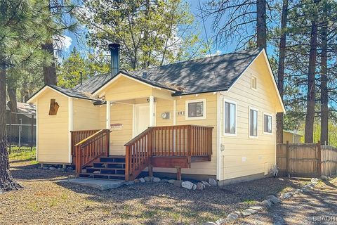 Photo of 670 Marin Road, Big Bear Lake, CA 92315 (MLS # 32501322)