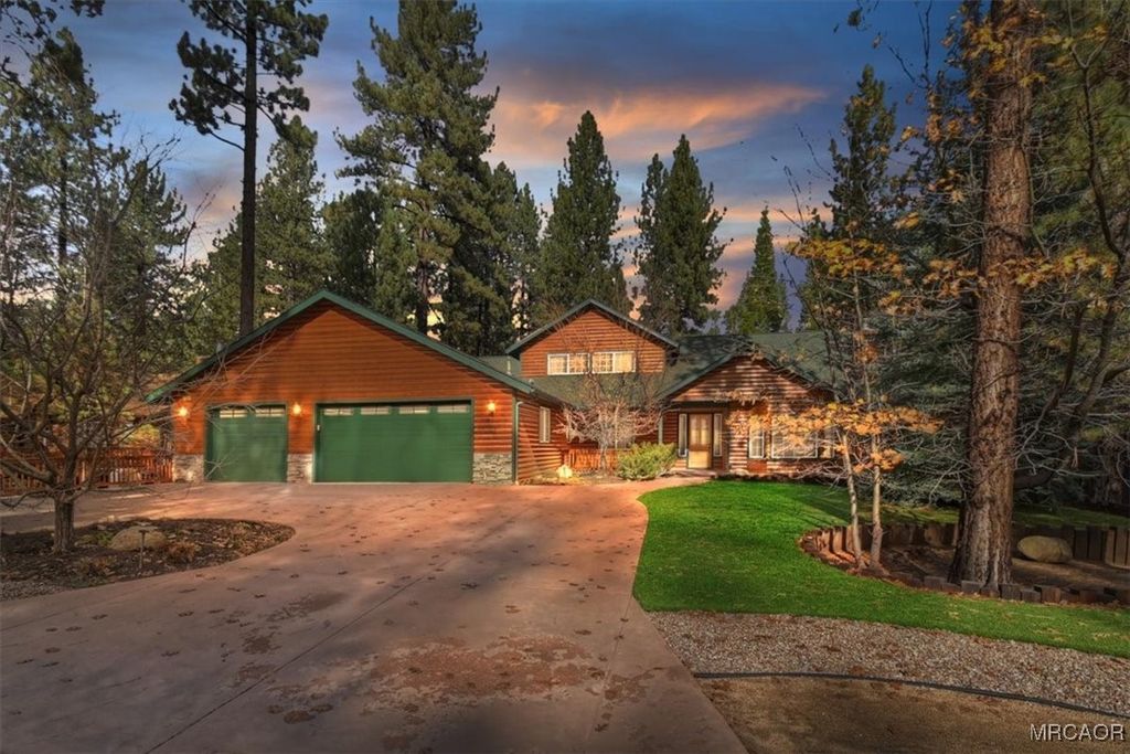 Photo of 42046 Evergreen Drive, Big Bear Lake, CA 92315 (MLS # 32502685)