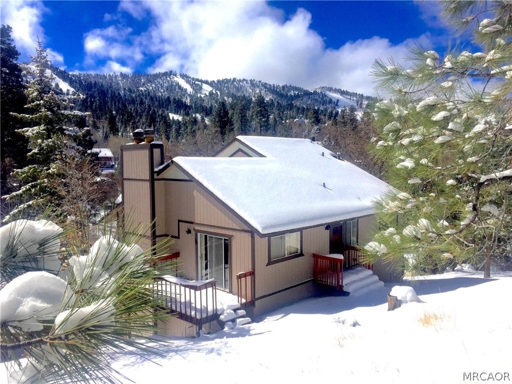 Photo of 43602 Bow Canyon Lane, Big Bear Lake, CA 92315 (MLS # 32600962)