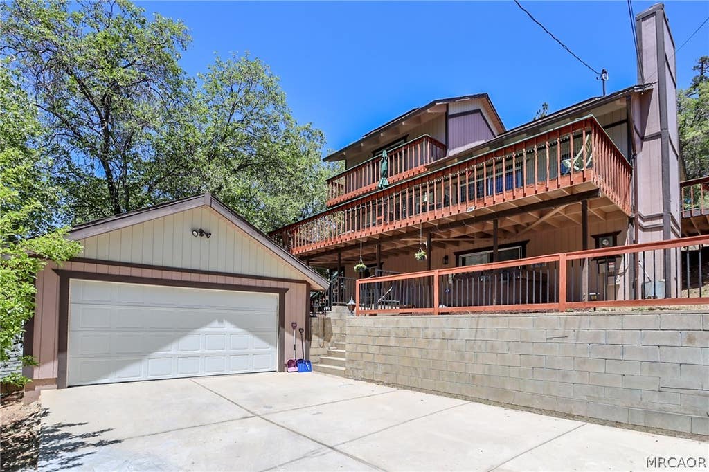 Photo of 43602 Bow Canyon Lane, Big Bear Lake, CA 92315 (MLS # 32600962)