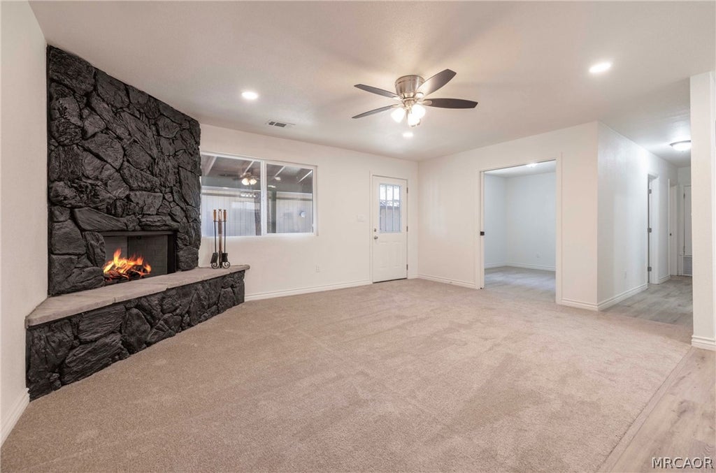 Photo of 448 Victoria Lane, Sugarloaf, CA 92386 (MLS # 32601834)