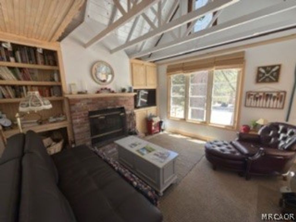 Photo of 658 Yukon Road, Green Valley Lake, CA 92341 (MLS # 32600863)