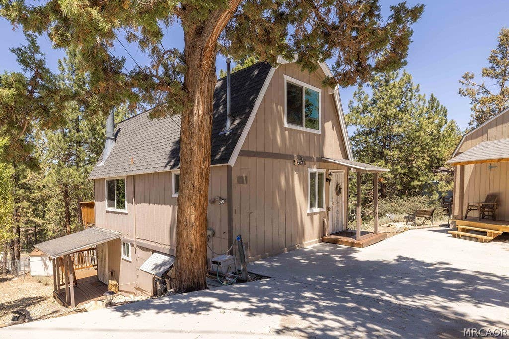 Photo of 136 Mann Drive, Big Bear City, CA 92314 (MLS # 32601539)
