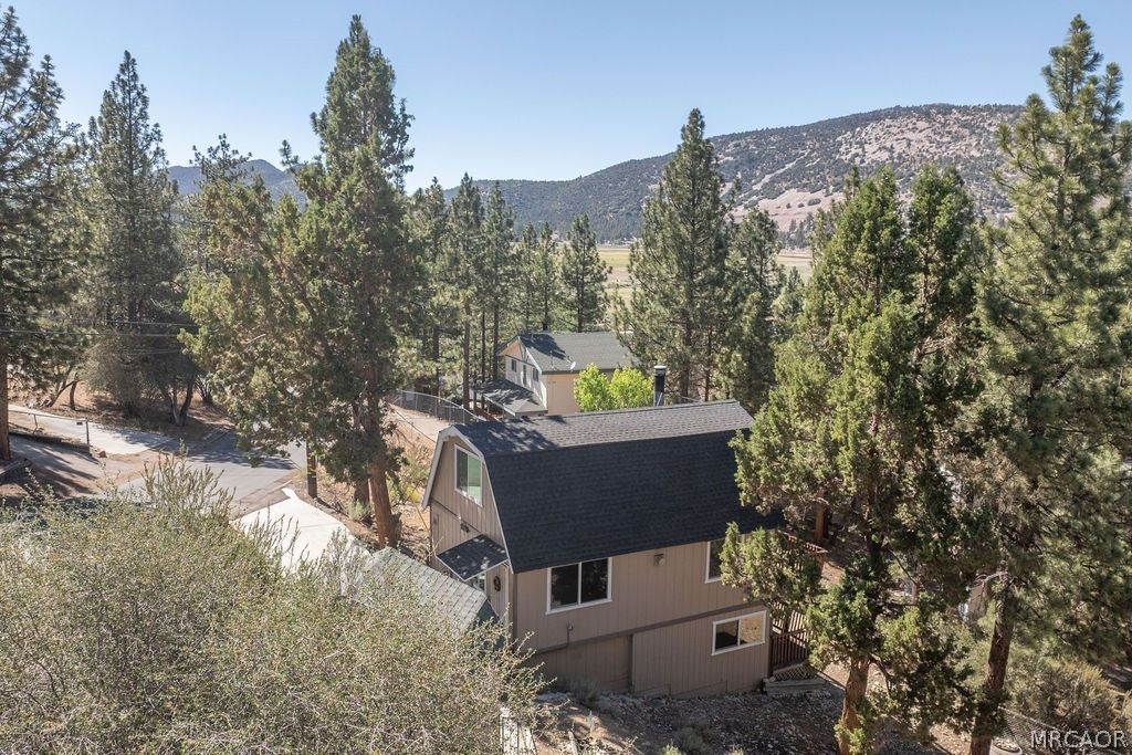 Photo of 136 Mann Drive, Big Bear City, CA 92314 (MLS # 32601539)
