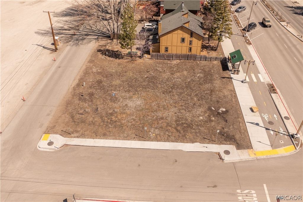 Photo of 42630 Moonridge Road, Big Bear Lake, CA 92315 (MLS # 32600446)