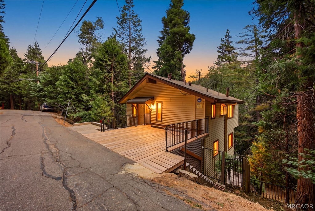 Photo of 779 Virginia Court, Lake Arrowhead, CA 92352 (MLS # 32602273)