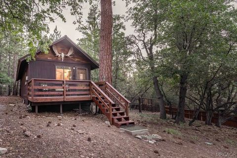 Photo of 790 Pine Lane, Sugarloaf, CA 92386 (MLS # 32600579)