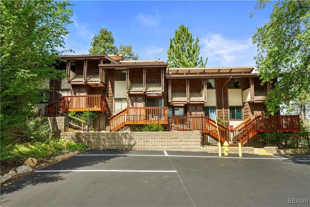 Photo of 861 Thrush Drive #13, Big Bear Lake, CA 92315 (MLS # 32502179)