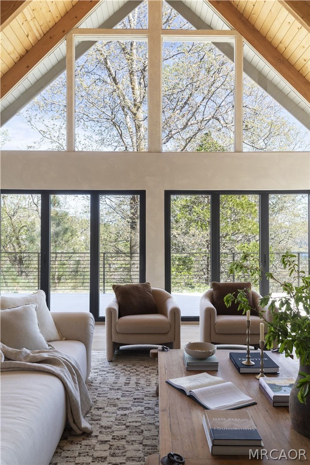 Photo of 27463 Alpen Drive, Lake Arrowhead, CA 92352 (MLS # 32600819)