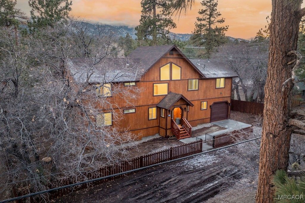 Photo of 478 Cedar Lane, Sugarloaf, CA 92386 (MLS # 32502841)