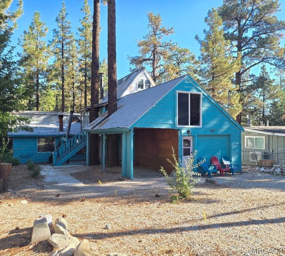 Photo of 321 E Country Club Boulevard, Big Bear City, CA 92314 (MLS # 32602157)