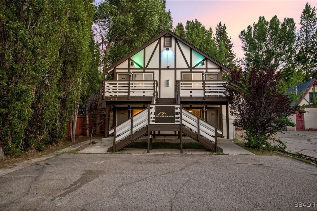 Photo of 41095 Big Bear Boulevard, Big Bear Lake, CA 92315 (MLS # 32502031)