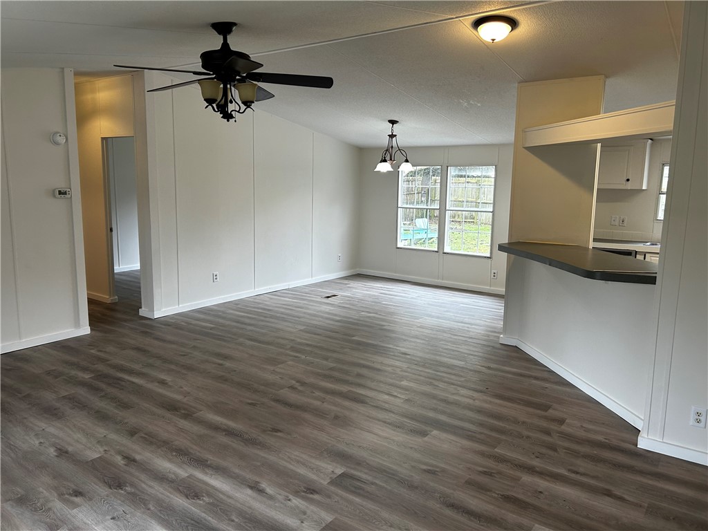 Waynesville, Georgia 31566, United States, 4 Bedrooms Bedrooms, ,2 BathroomsBathrooms,Residential,Pending,31216