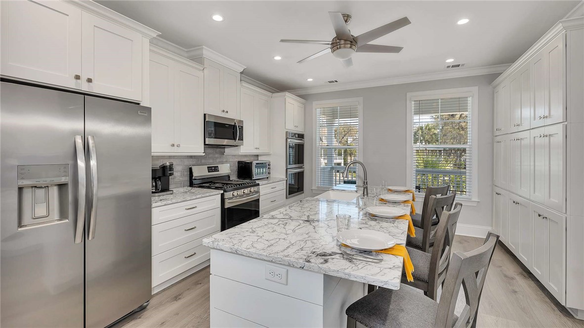 St Simons Island, Georgia 31522, United States, 4 Bedrooms Bedrooms, ,5 BathroomsBathrooms,Residential,Active,45560