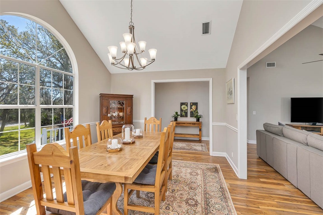 St Simons Island, Georgia 31522, United States, 5 Bedrooms Bedrooms, ,3 BathroomsBathrooms,Residential,Active,184018