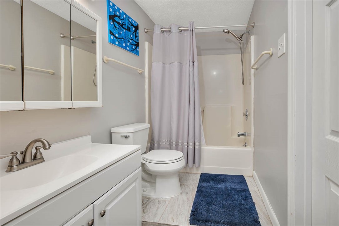 St Simons Island, Georgia 31522, United States, 5 Bedrooms Bedrooms, ,3 BathroomsBathrooms,Residential,Active,184018