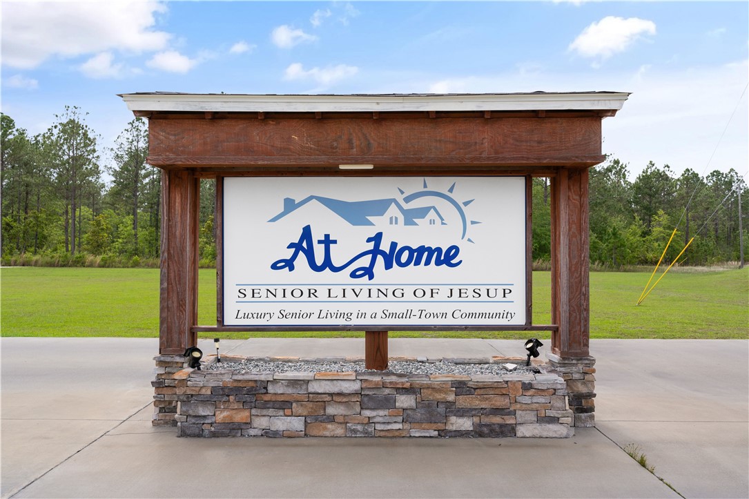 Jesup, Georgia 31545, United States, ,Commercial,Active,59099