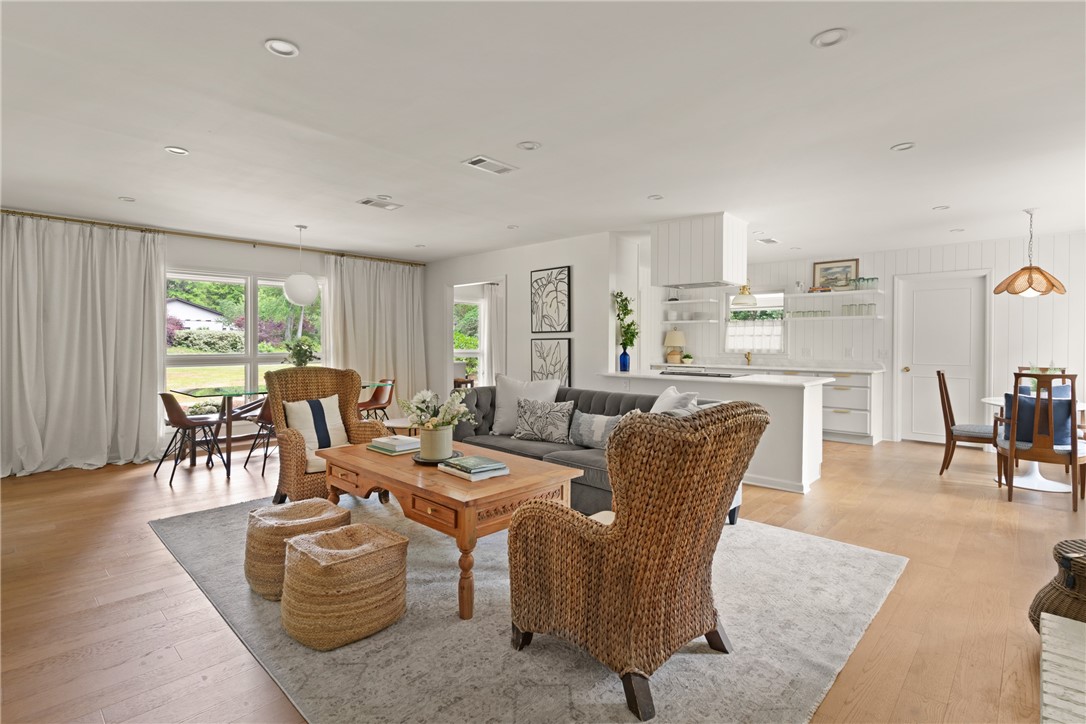 St Simons Island, Georgia 31522, United States, 3 Bedrooms Bedrooms, ,2 BathroomsBathrooms,Residential,Active,107800