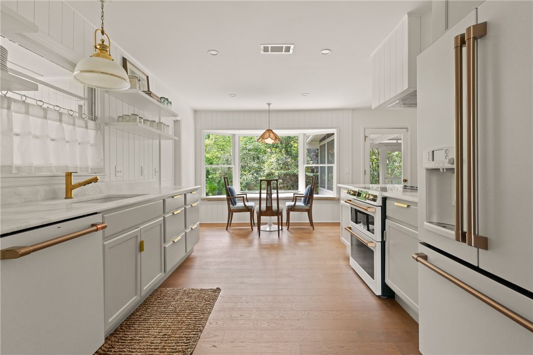 St Simons Island, Georgia 31522, United States, 3 Bedrooms Bedrooms, ,2 BathroomsBathrooms,Residential,Active,107800