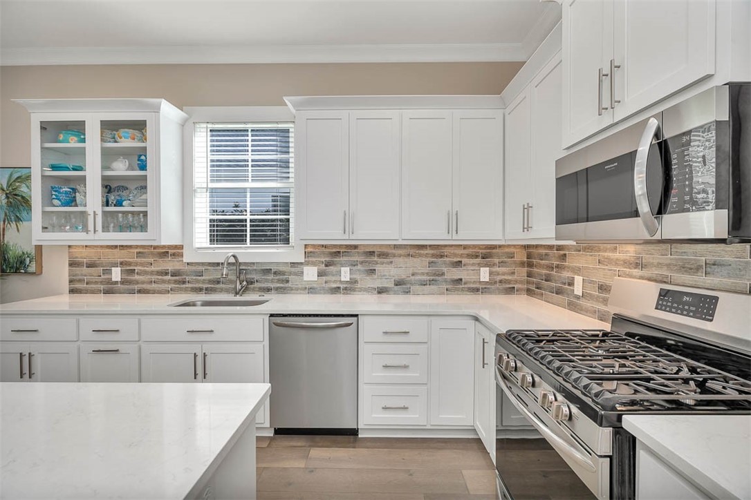 St Simons Island, Georgia 31522, United States, 4 Bedrooms Bedrooms, ,3 BathroomsBathrooms,Residential,Pending,36040