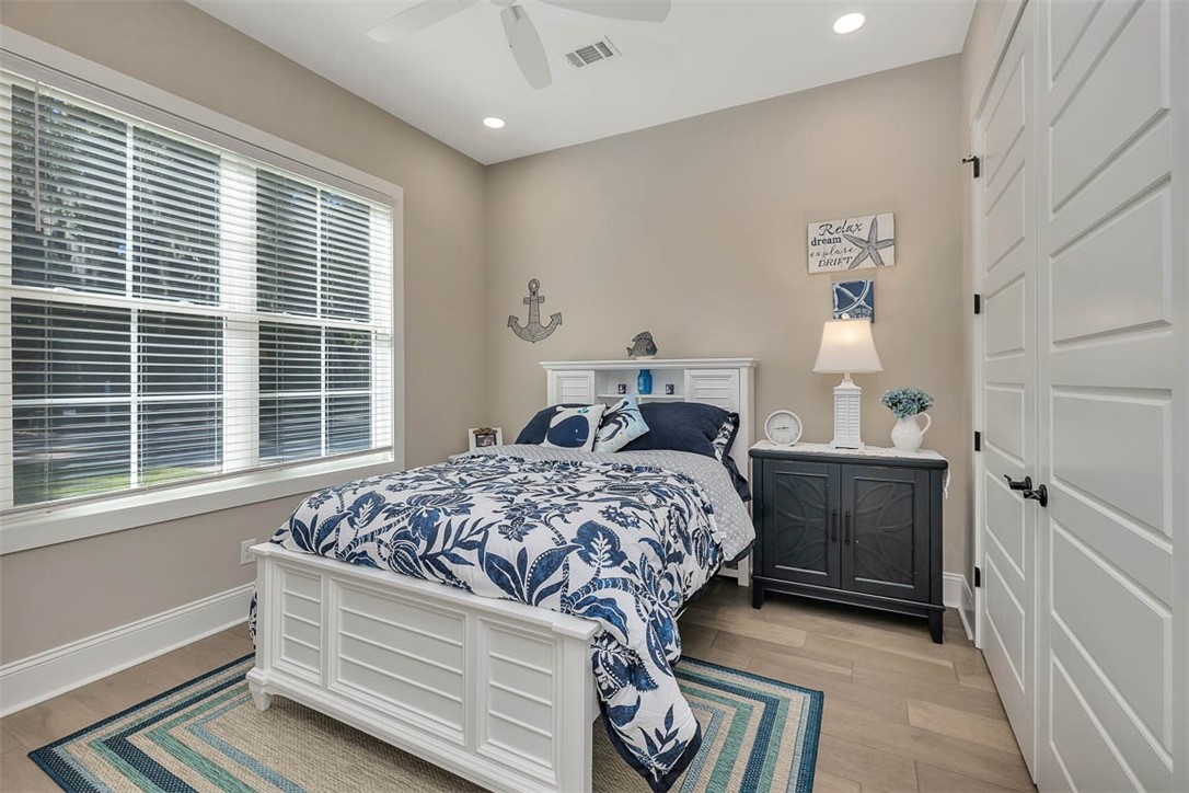 St Simons Island, Georgia 31522, United States, 4 Bedrooms Bedrooms, ,3 BathroomsBathrooms,Residential,Pending,36040