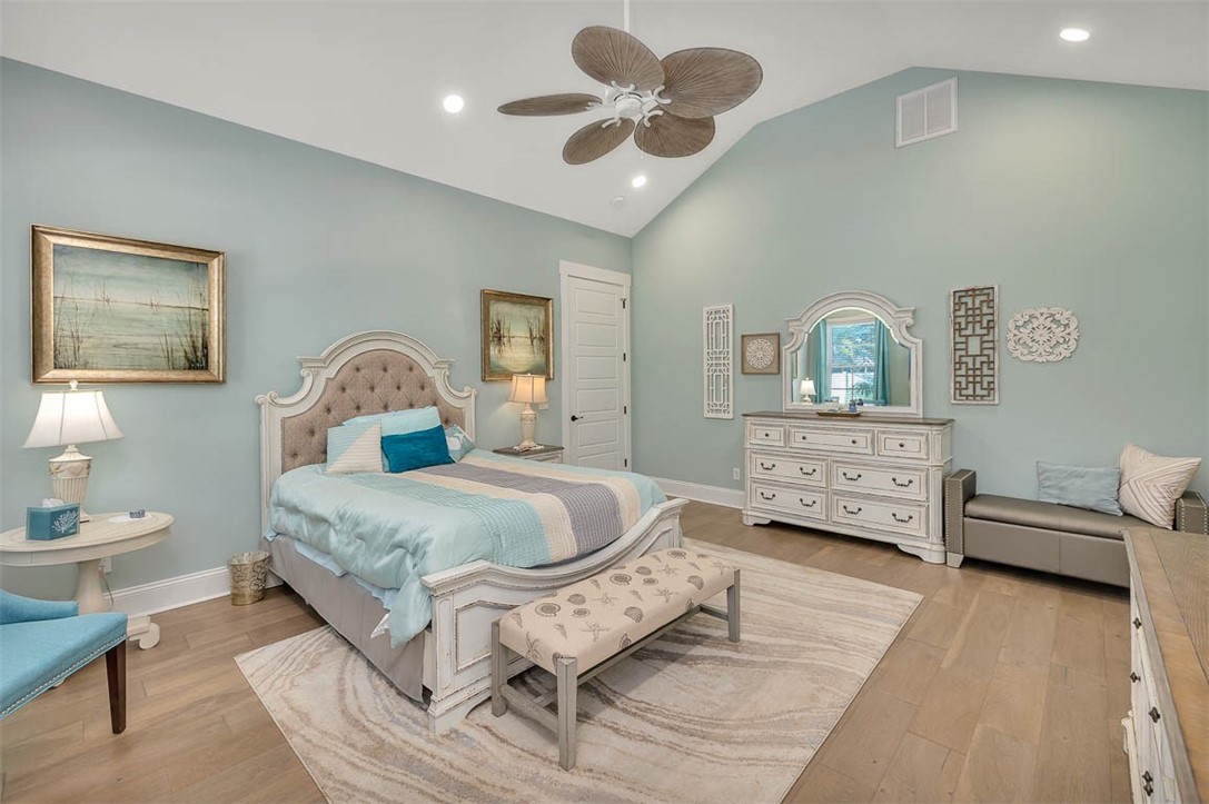 St Simons Island, Georgia 31522, United States, 4 Bedrooms Bedrooms, ,3 BathroomsBathrooms,Residential,Pending,36040