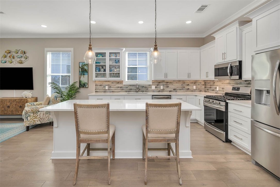 St Simons Island, Georgia 31522, United States, 4 Bedrooms Bedrooms, ,3 BathroomsBathrooms,Residential,Pending,36040