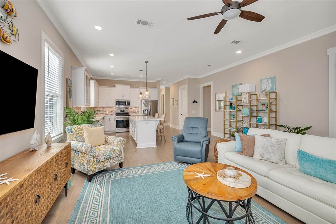 St Simons Island, Georgia 31522, United States, 4 Bedrooms Bedrooms, ,3 BathroomsBathrooms,Residential,Pending,36040