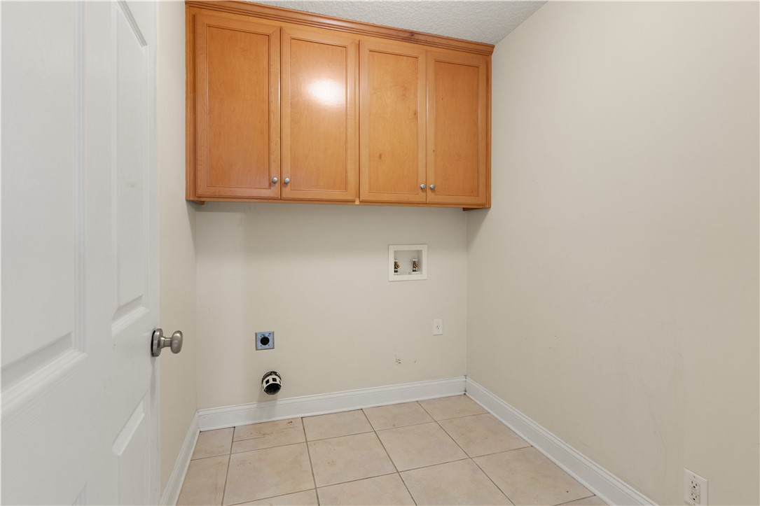 Brunswick, Georgia 31525, United States, 3 Bedrooms Bedrooms, ,2 BathroomsBathrooms,Residential,Pending,24872