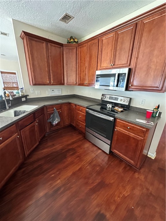 Brunswick, Georgia 31525, United States, 5 Bedrooms Bedrooms, ,4 BathroomsBathrooms,Residential,Active,162010