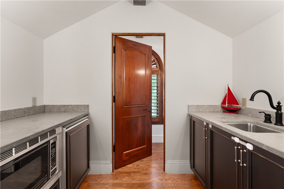 St Simons Island, Georgia 31522, United States, 4 Bedrooms Bedrooms, ,6 BathroomsBathrooms,Residential,Active,104303