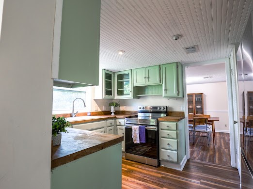 Brunswick, Georgia 31525, United States, 4 Bedrooms Bedrooms, ,3 BathroomsBathrooms,Residential,Active,129429