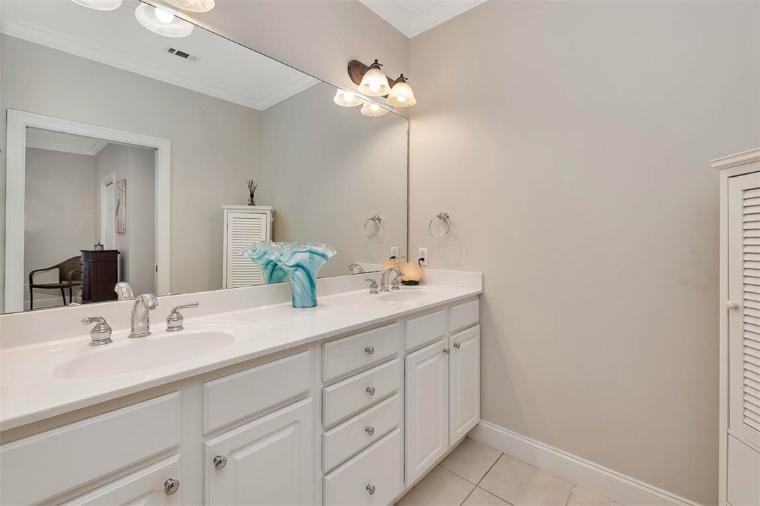 St Simons Island, Georgia 31522, United States, 2 Bedrooms Bedrooms, ,3 BathroomsBathrooms,Residential,Active,106583