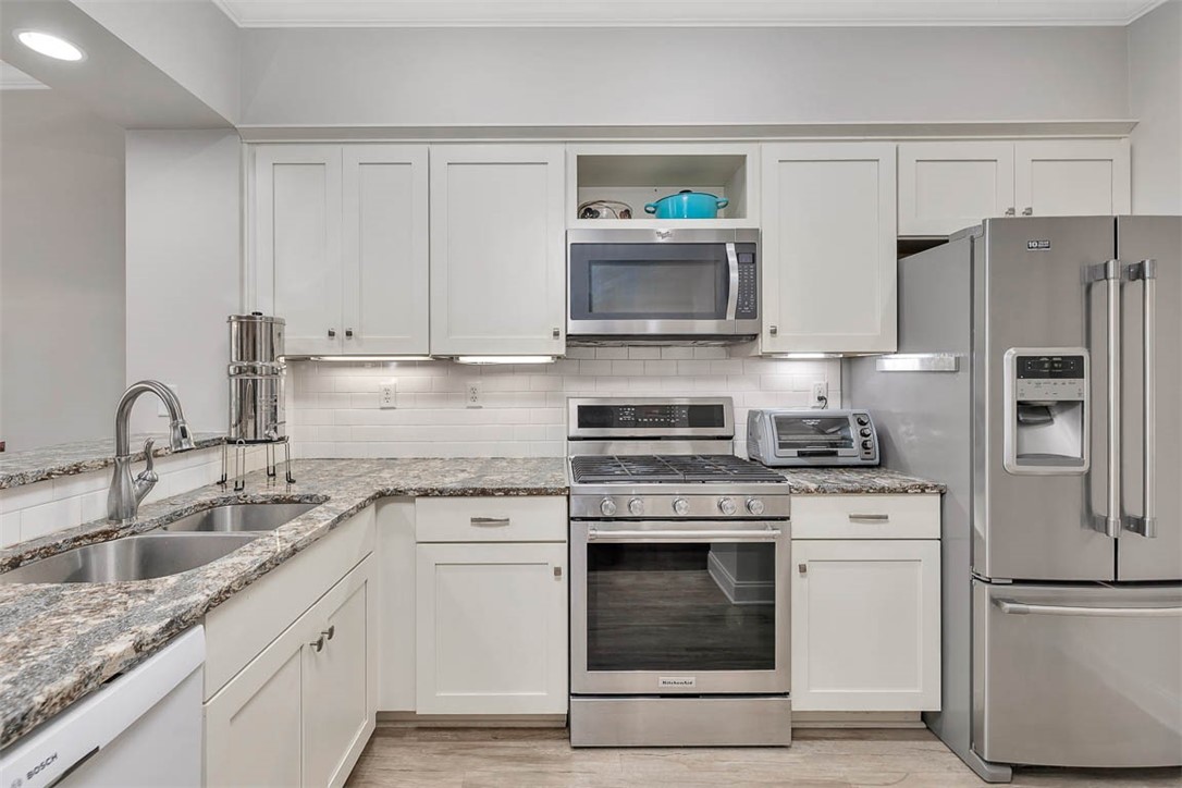 St Simons Island, Georgia 31522, United States, 2 Bedrooms Bedrooms, ,3 BathroomsBathrooms,Residential,Active,106583