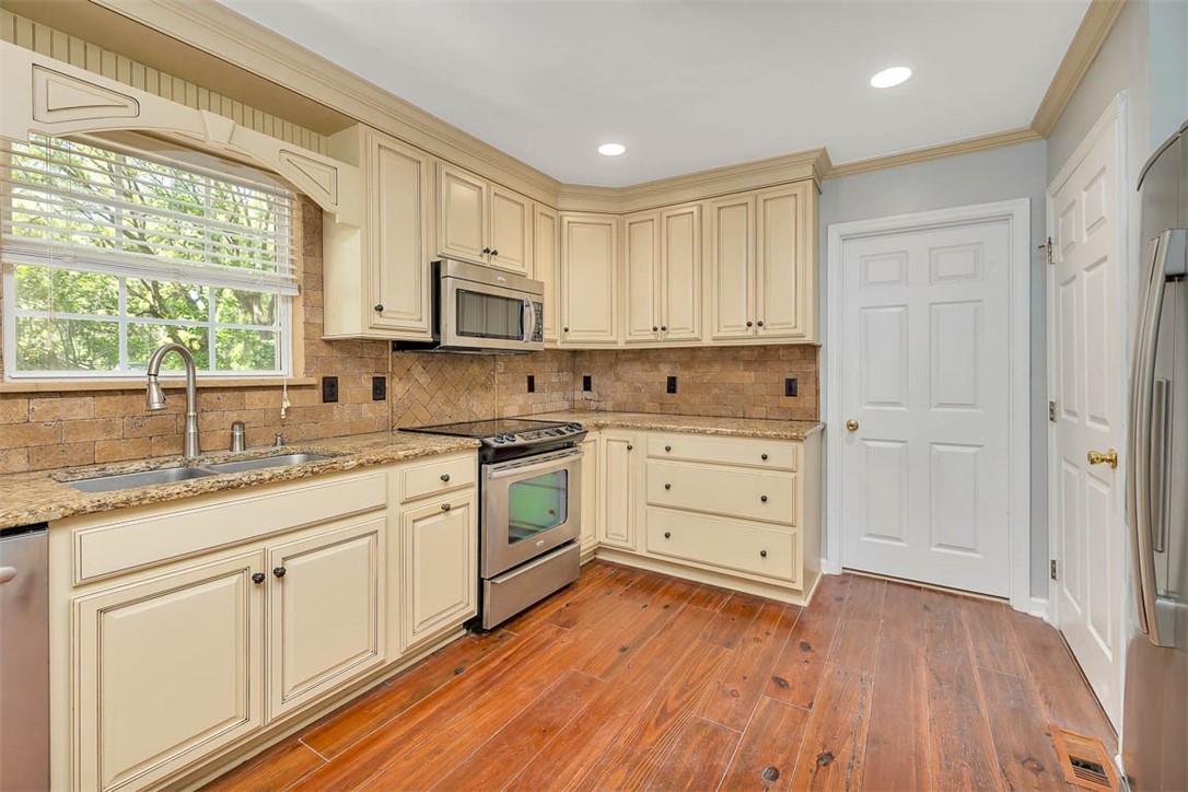 Brunswick, Georgia 31525, United States, 4 Bedrooms Bedrooms, ,2 BathroomsBathrooms,Residential,Active,109967