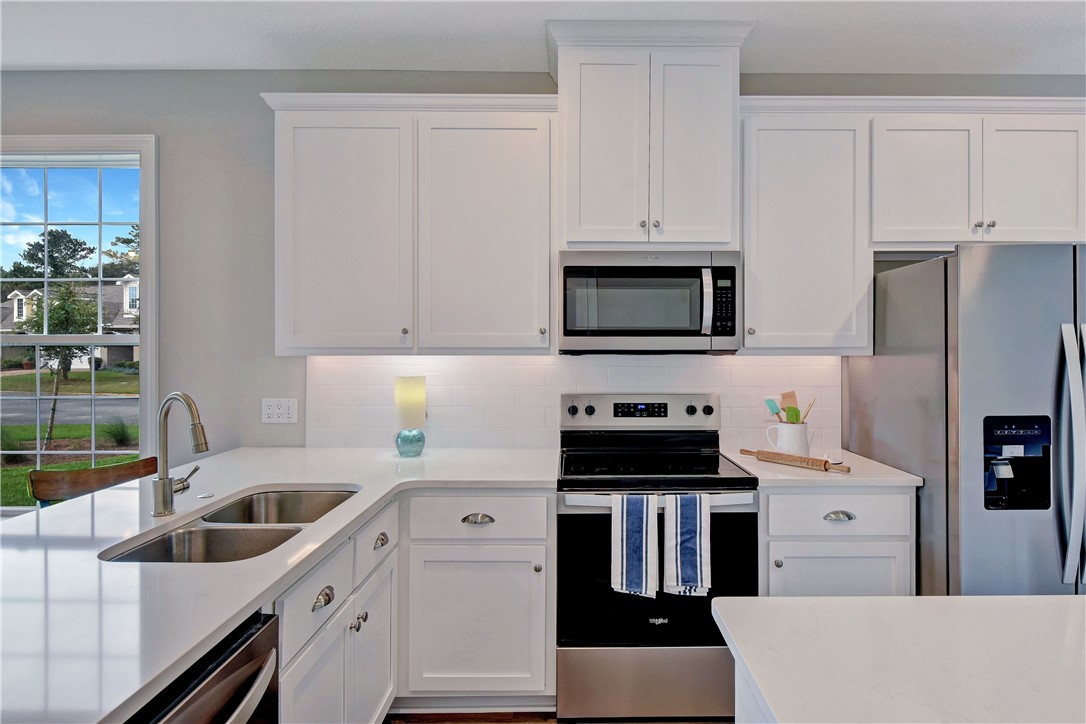 Brunswick, Georgia 31525, United States, 3 Bedrooms Bedrooms, ,2 BathroomsBathrooms,Residential,Pending,40371