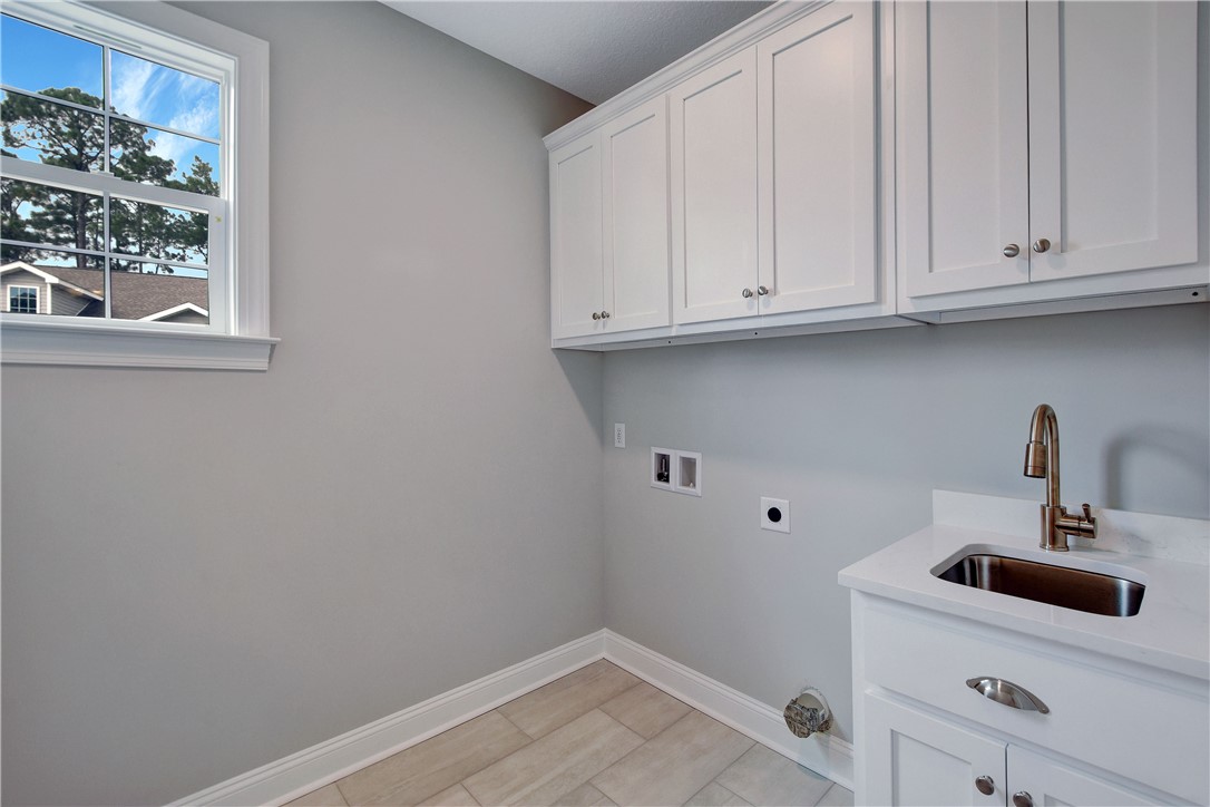 Brunswick, Georgia 31525, United States, 3 Bedrooms Bedrooms, ,2 BathroomsBathrooms,Residential,Pending,40371