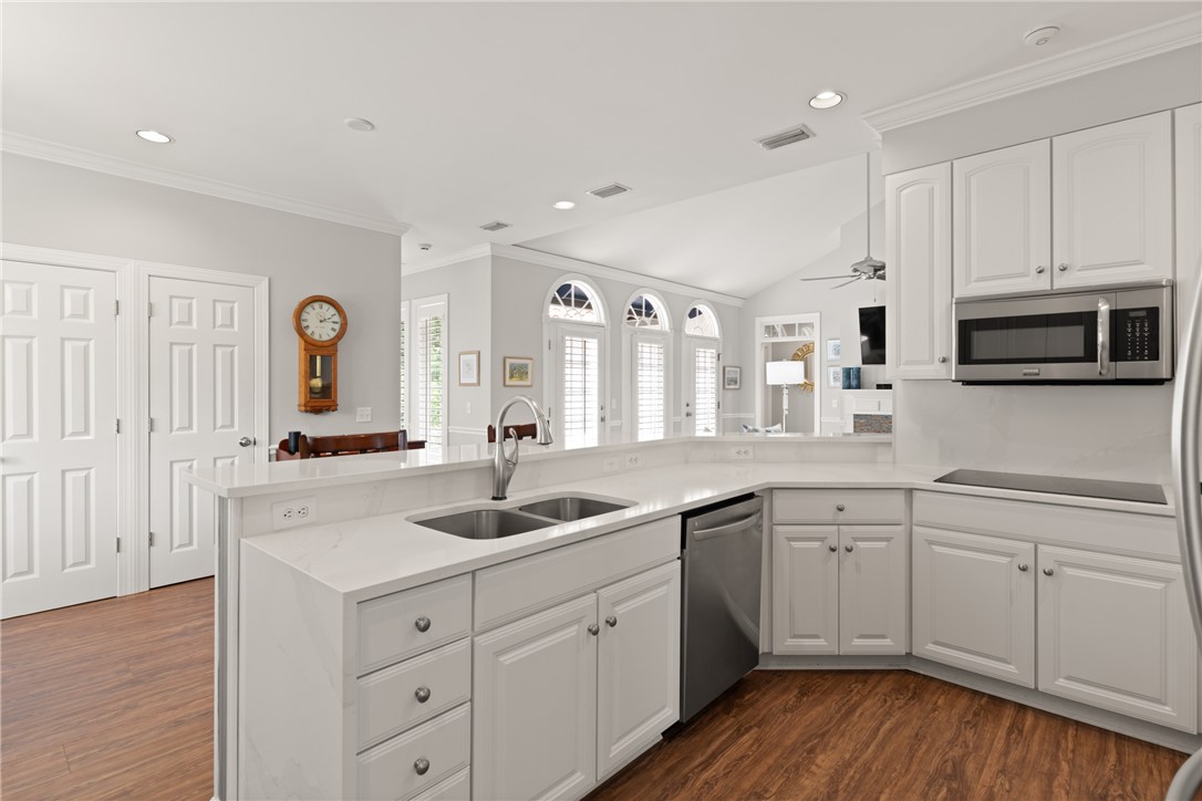 St Simons Island, Georgia 31522, United States, 4 Bedrooms Bedrooms, ,5 BathroomsBathrooms,Residential,Active,134341