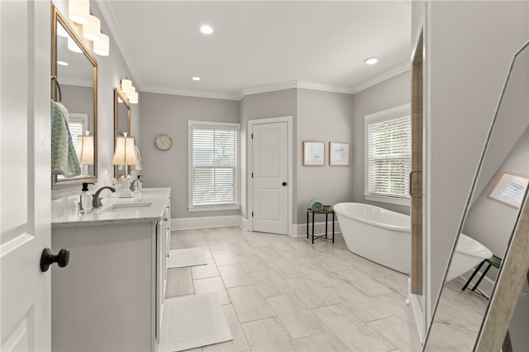 St Simons Island, Georgia 31522, United States, 4 Bedrooms Bedrooms, ,4 BathroomsBathrooms,Residential,Active,79453